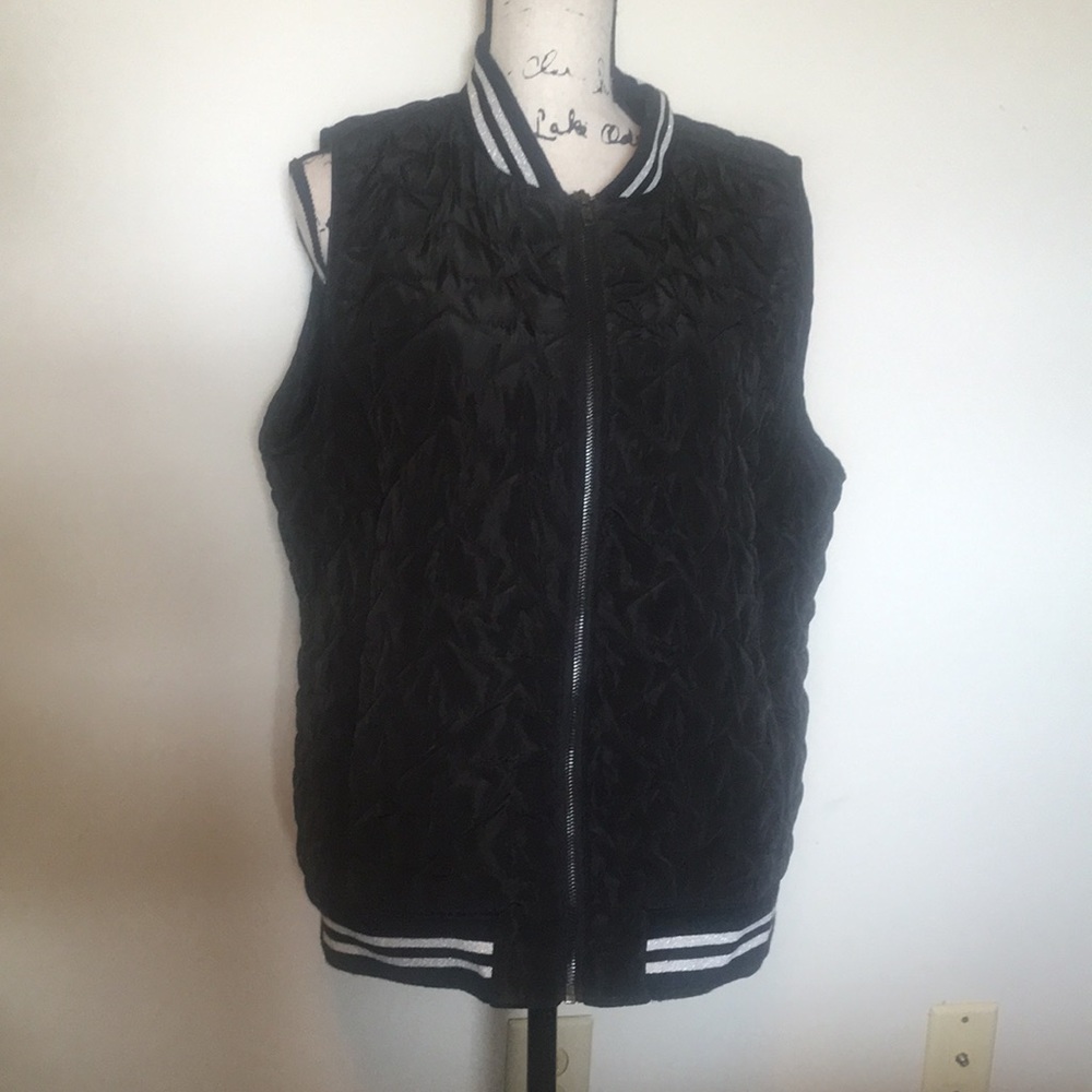 Kensie Black Vest Size XL